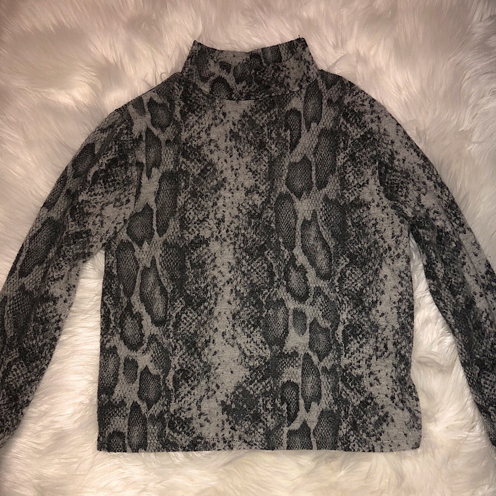 Long sleeve turtleneck